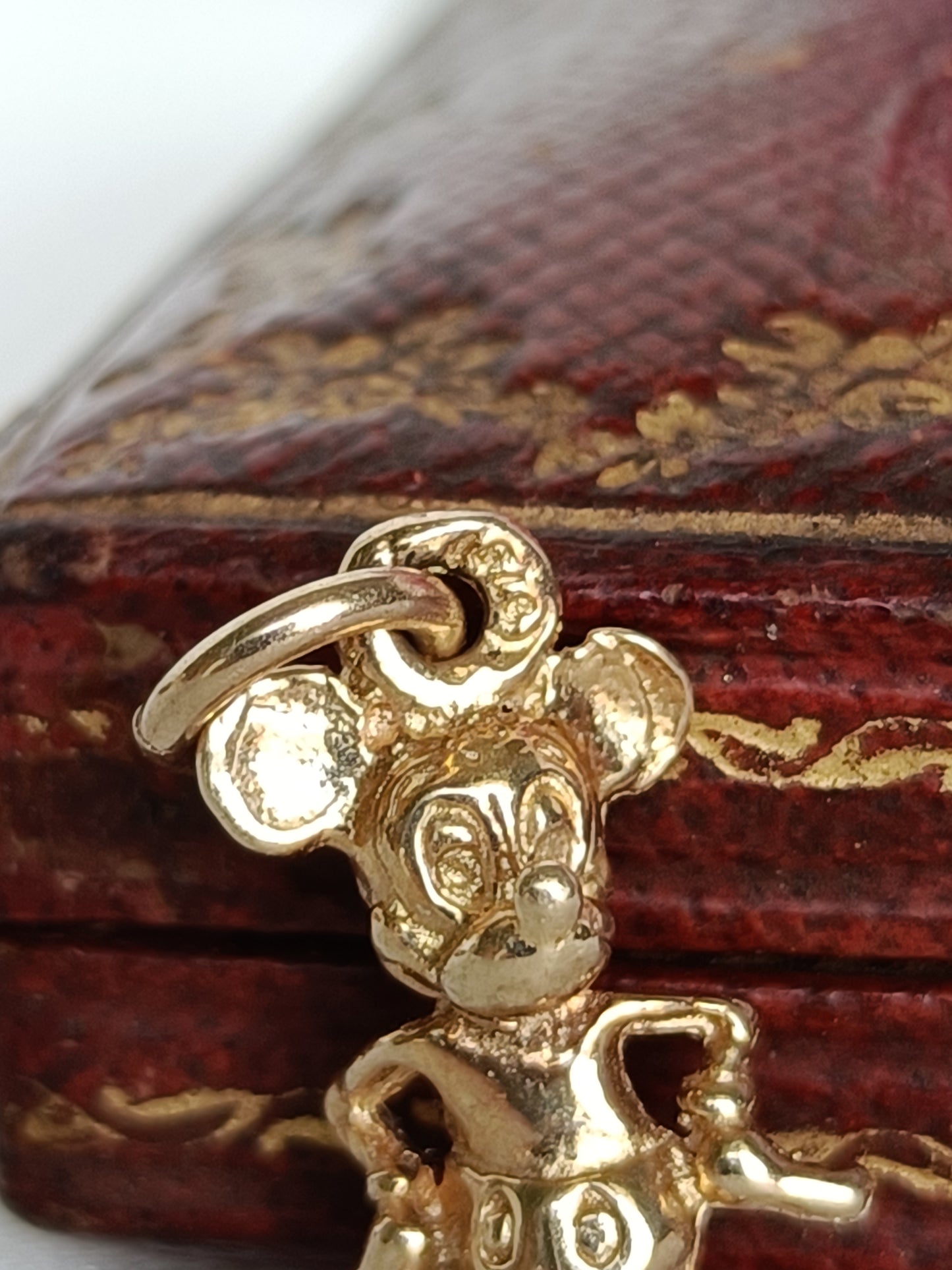 Vintage 9ct yellow gold Mickey mouse charm or pendant