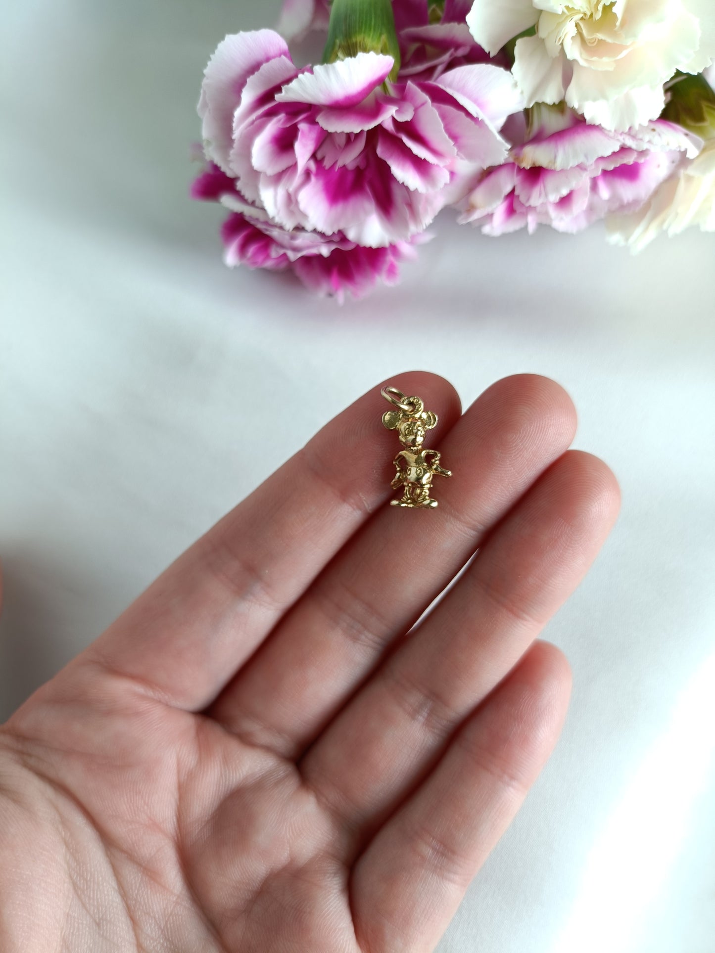 Vintage 9ct yellow gold Mickey mouse charm or pendant