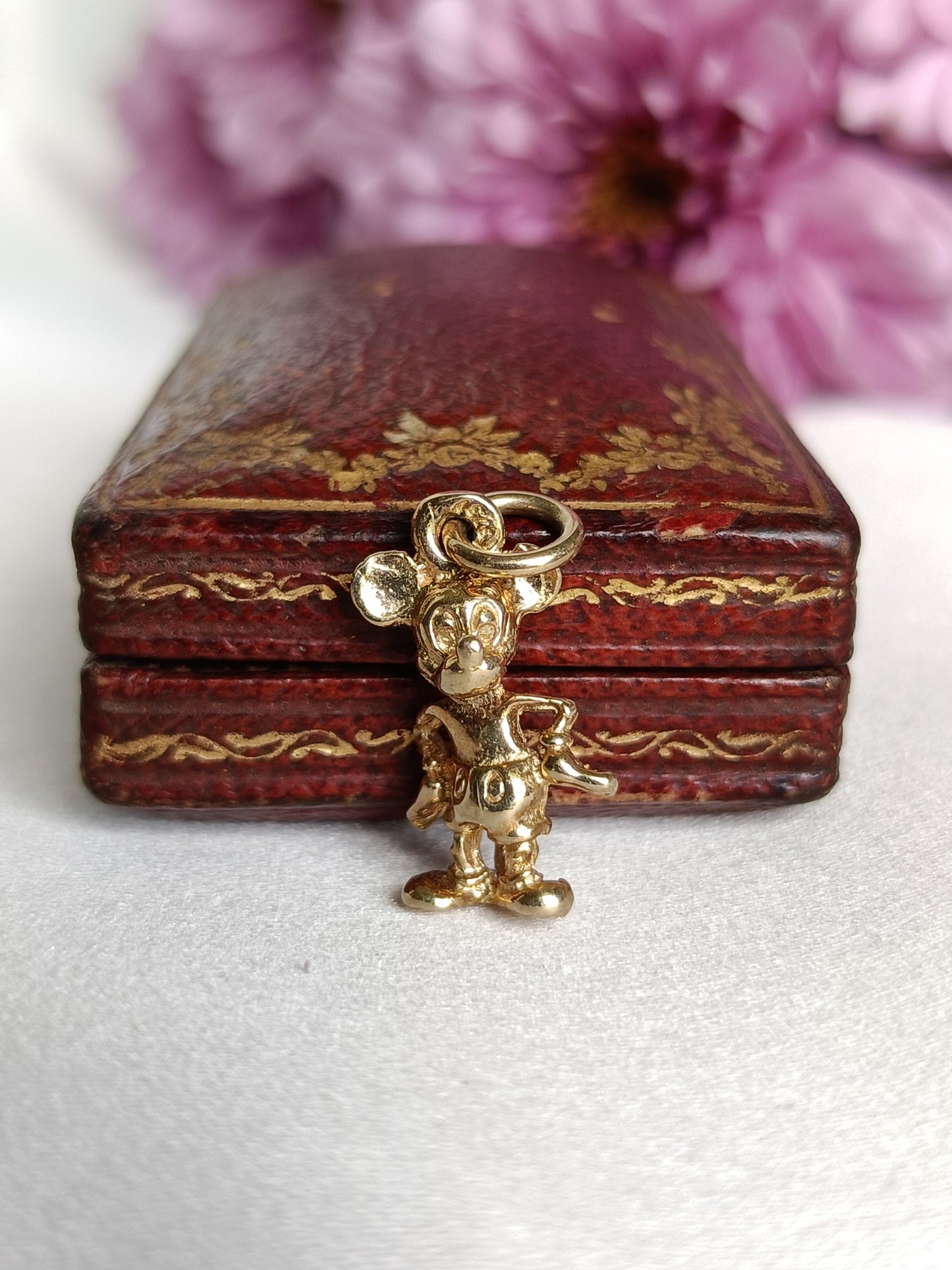 Vintage 9ct yellow gold Mickey mouse charm or pendant