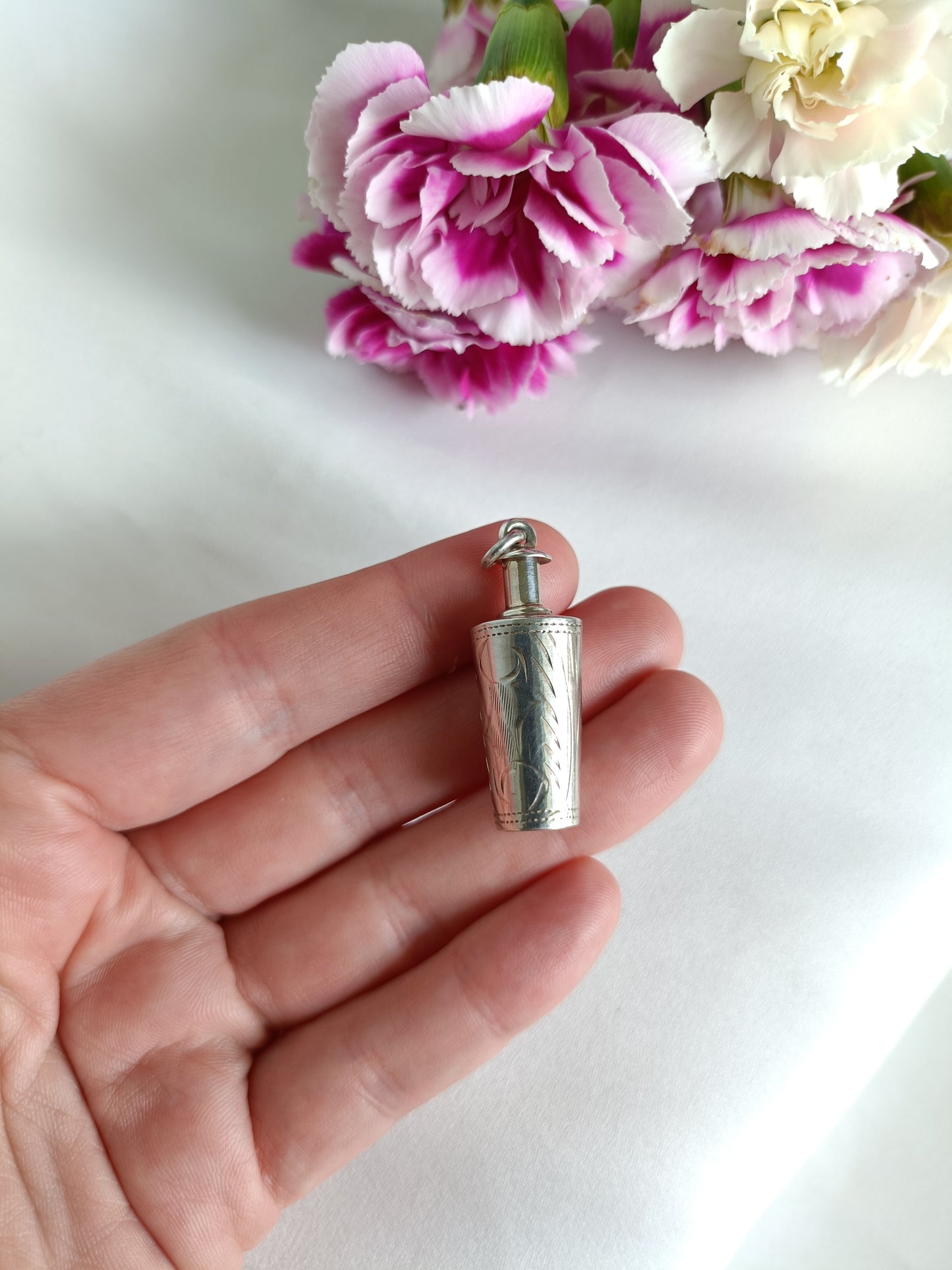 Vintage 925 sterling silver miniature perfume bottle pendant