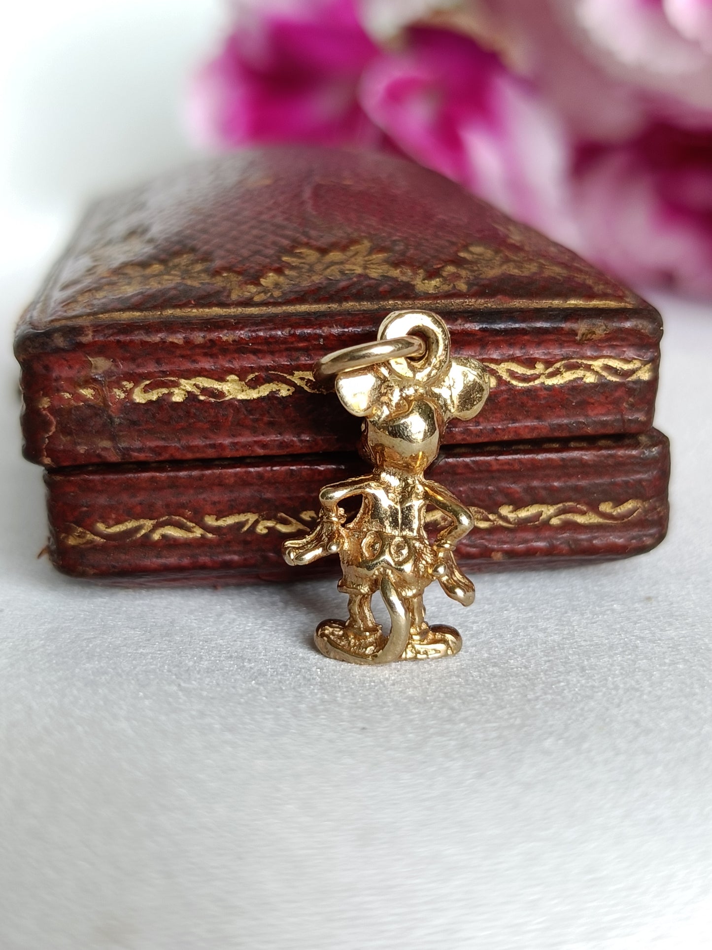 Vintage 9ct yellow gold Mickey mouse charm or pendant