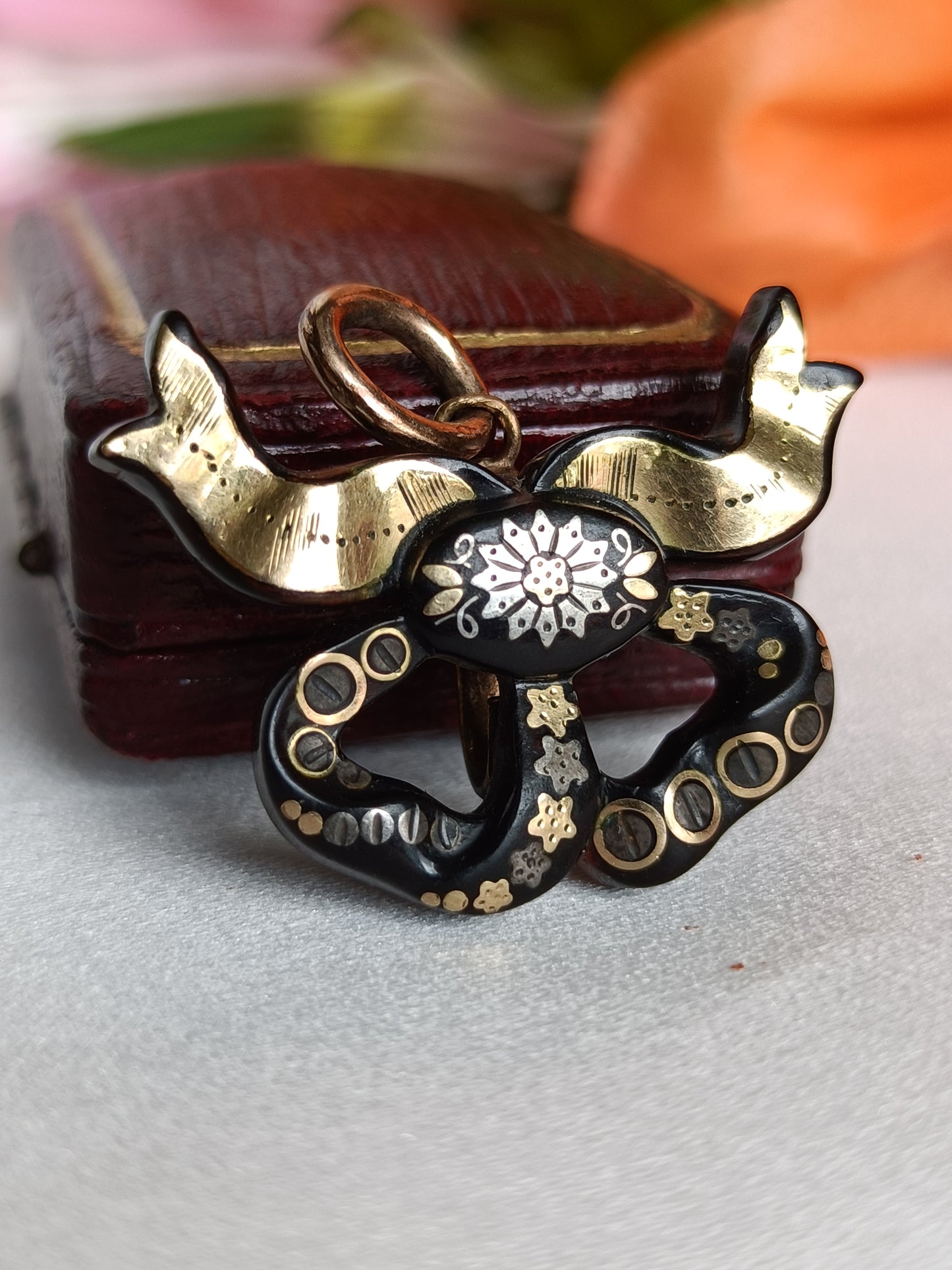 Antique Victorian 9ct gold & sterling silver piqué bow pendant