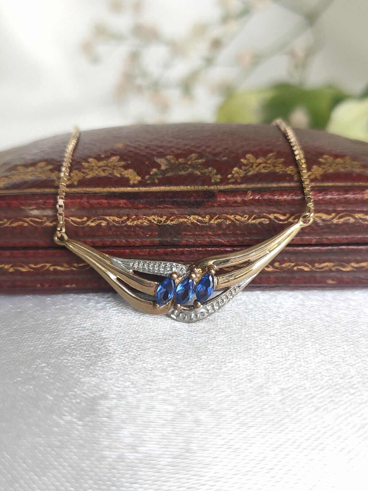 Elegant 9ct Yellow Gold Blue Sapphire Pendant Necklet  Box Chain Necklet 39cm