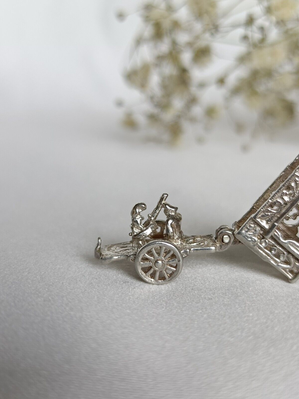 Vintage 925 Sterling Silver Punch & Judy Opening Articulated Carriage Charm