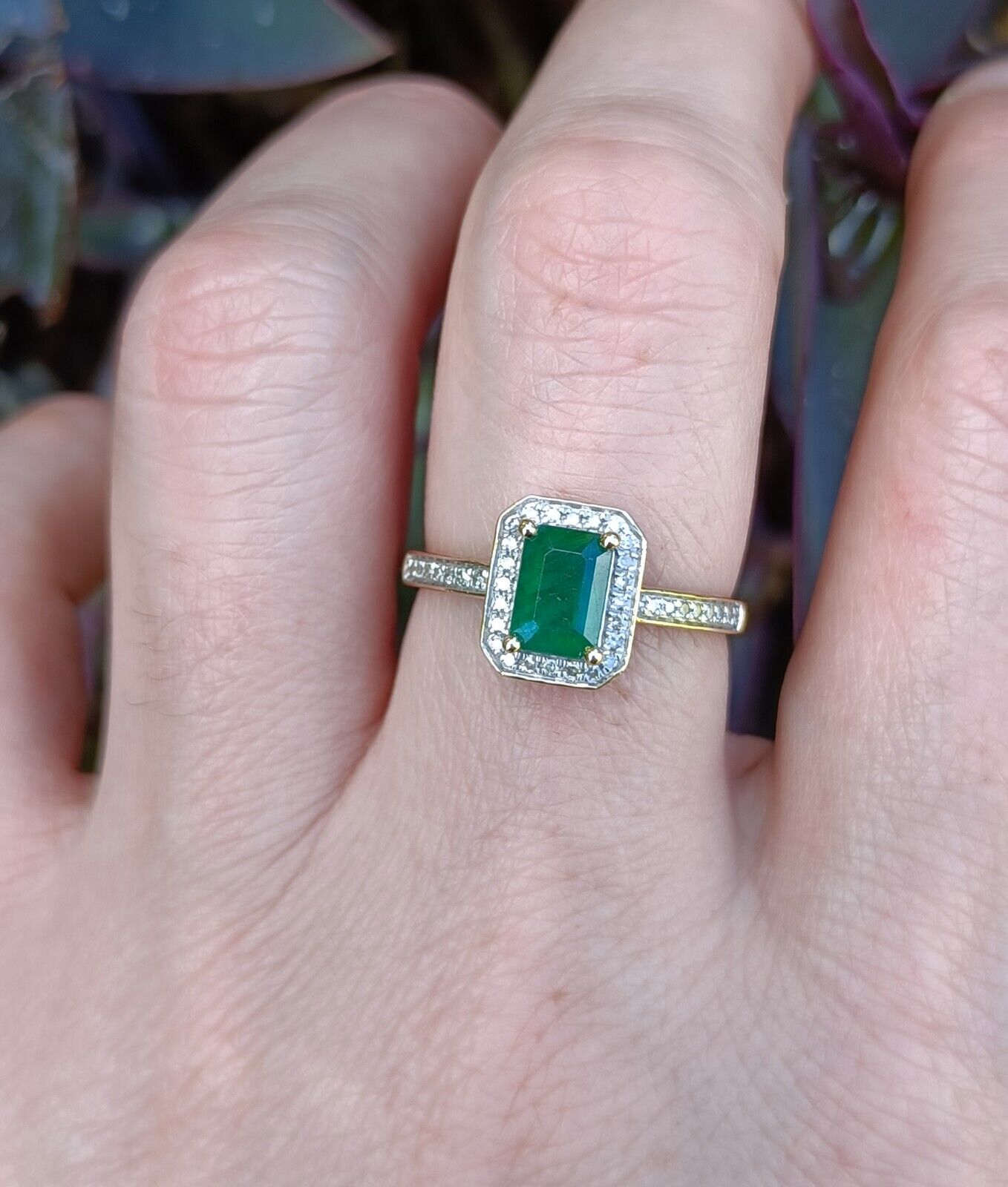 Contemporary 9ct Yellow Gold Natural Emerald & .15ct Diamond Ring Size 8 Or P