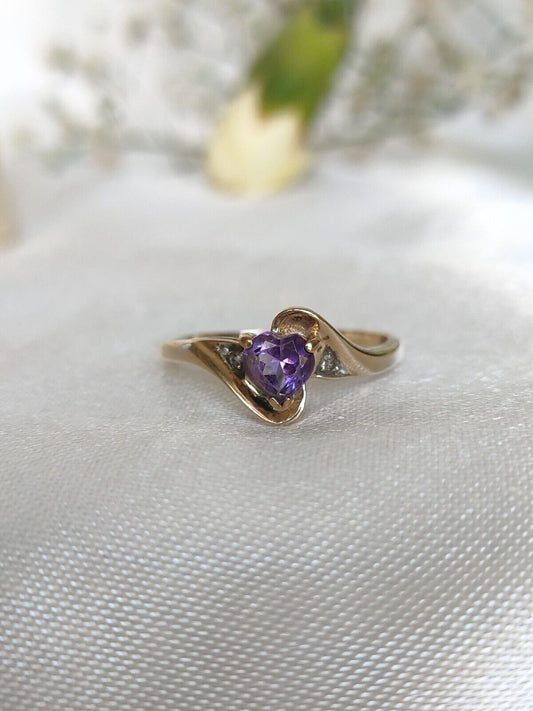 Gorgeous Solid 9ct Yellow Gold & Amethyst Heart Dress Ring Size 6 1/2 Or M