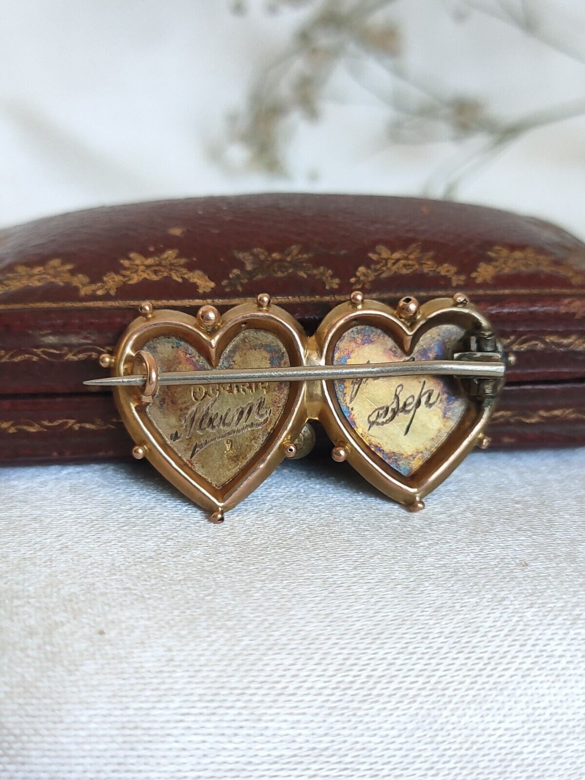 Antique 9ct Gold Double Heart Mizpah Brooch