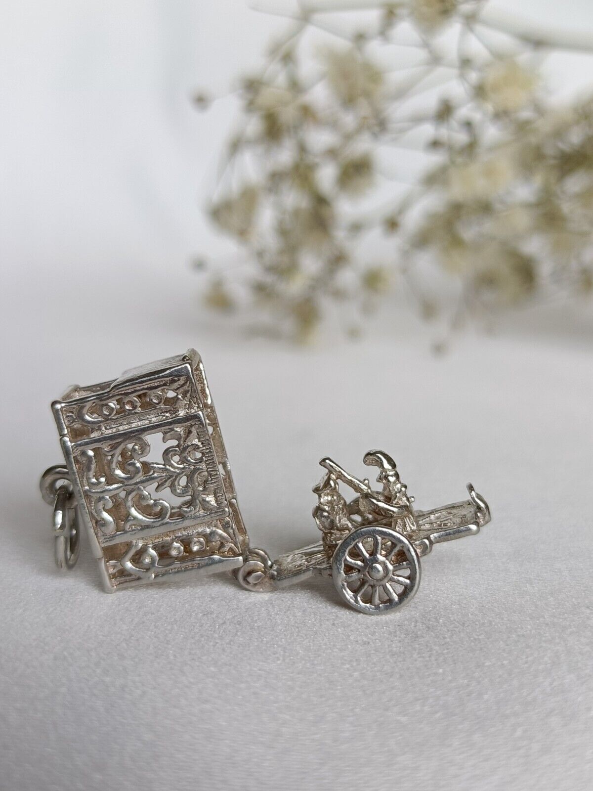 Vintage 925 Sterling Silver Punch & Judy Opening Articulated Carriage Charm