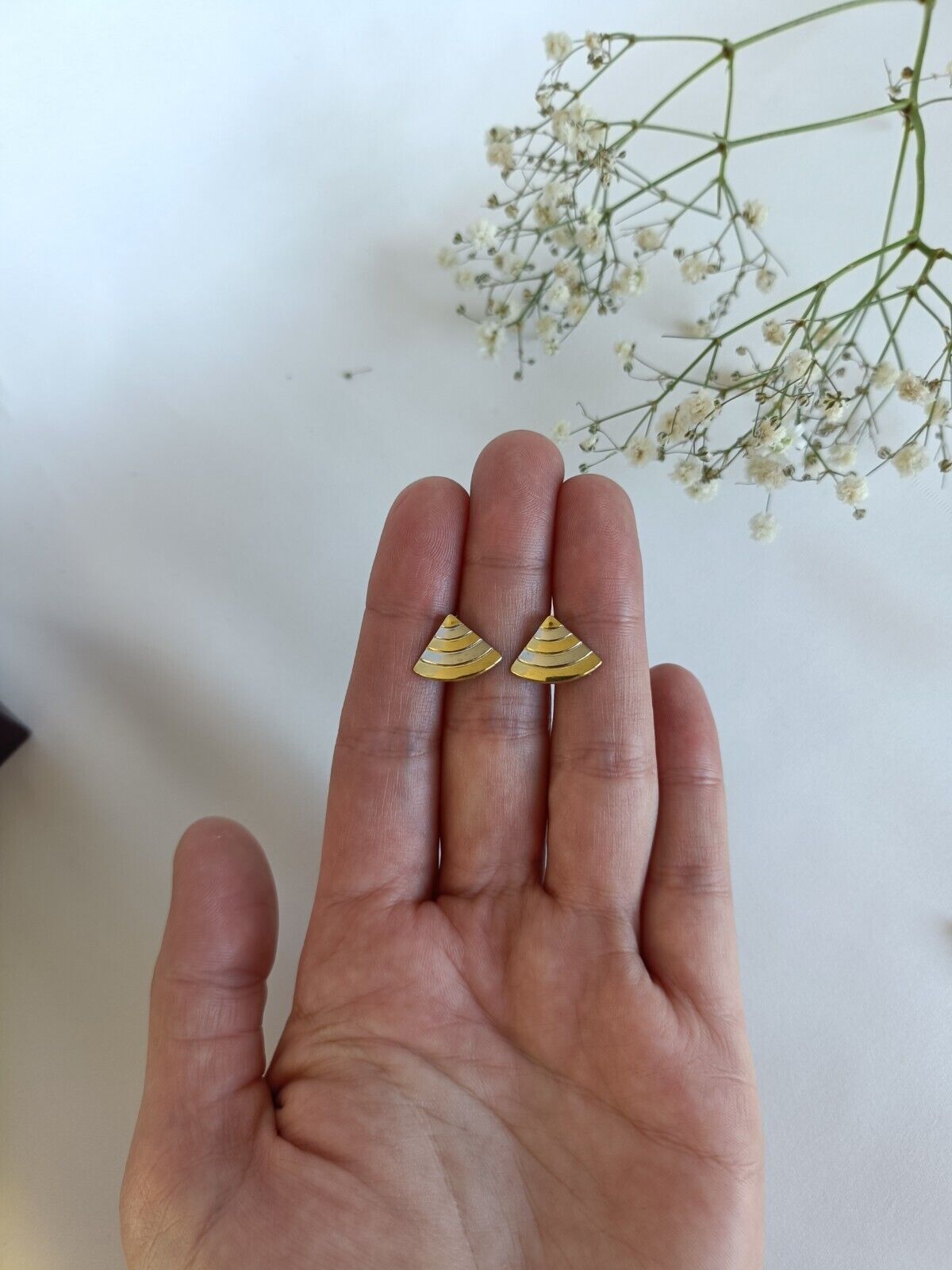 9ct Yellow & White Gold Pyramid Shaped Stud Earrings