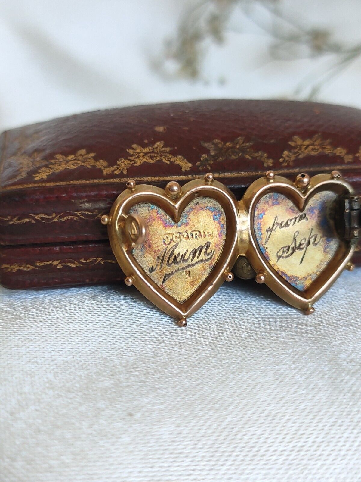 Antique 9ct Gold Double Heart Mizpah Brooch