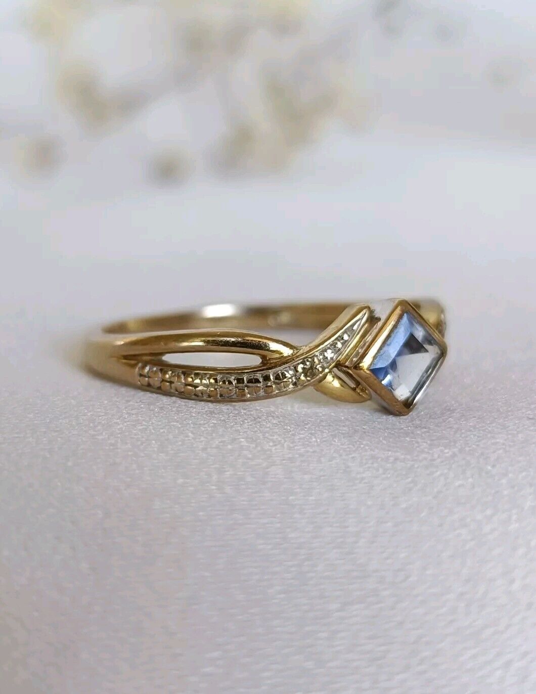 Contemporary 9ct Yellow Gold Sapphire & Diamond Ring Size 7 US Or N UK