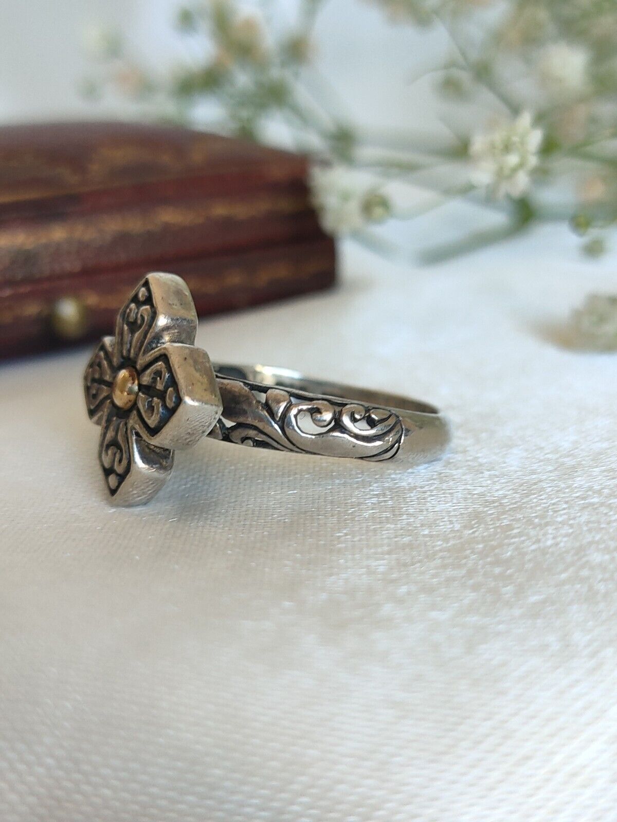 Beautiful 925 Sterling Silver & 18ct  Gold Cross Statement Ring Size N Or 7