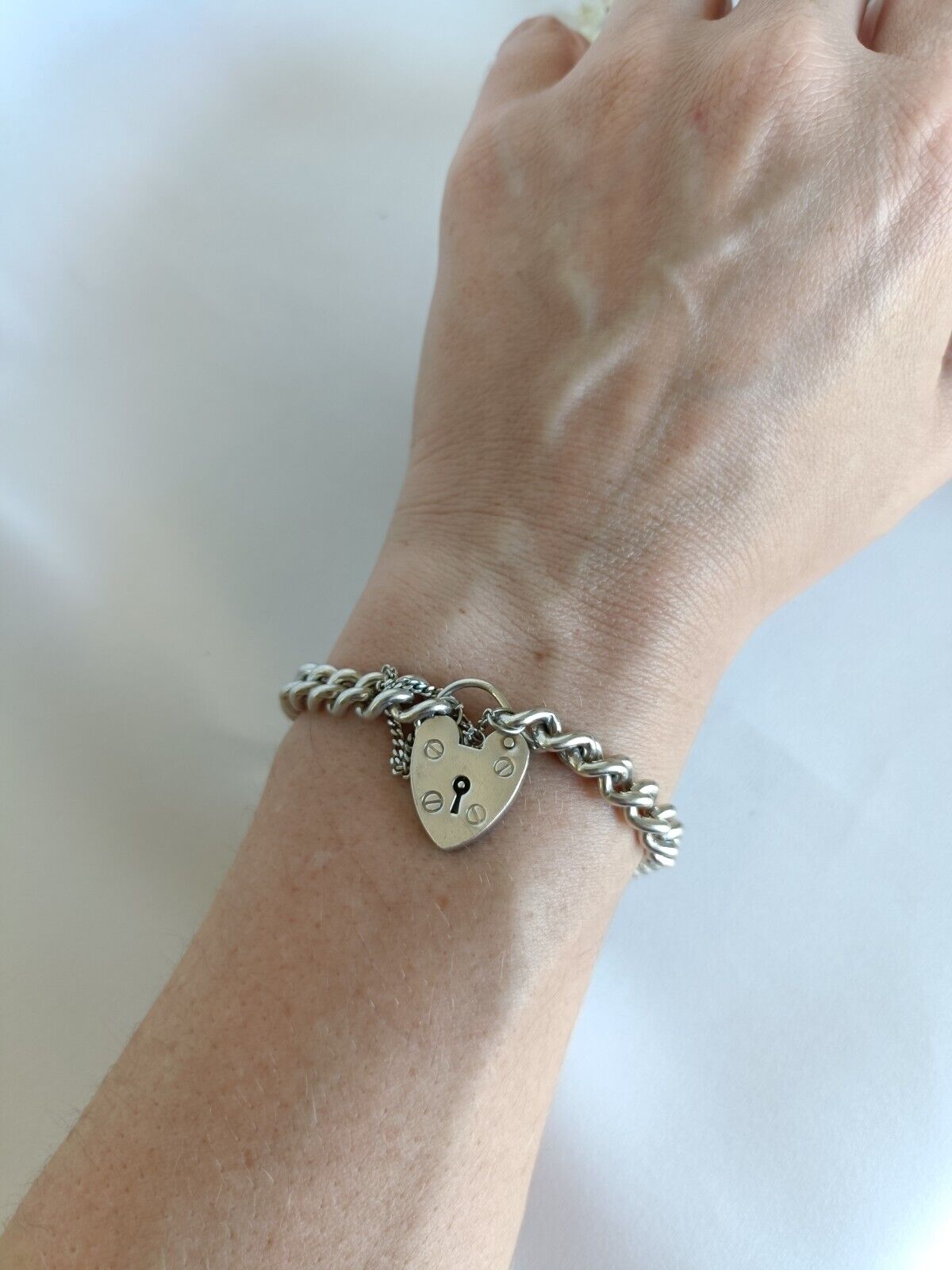 Heavy Vintage Sterling Silver Curb Link Heart Lock Bracelet 19cm