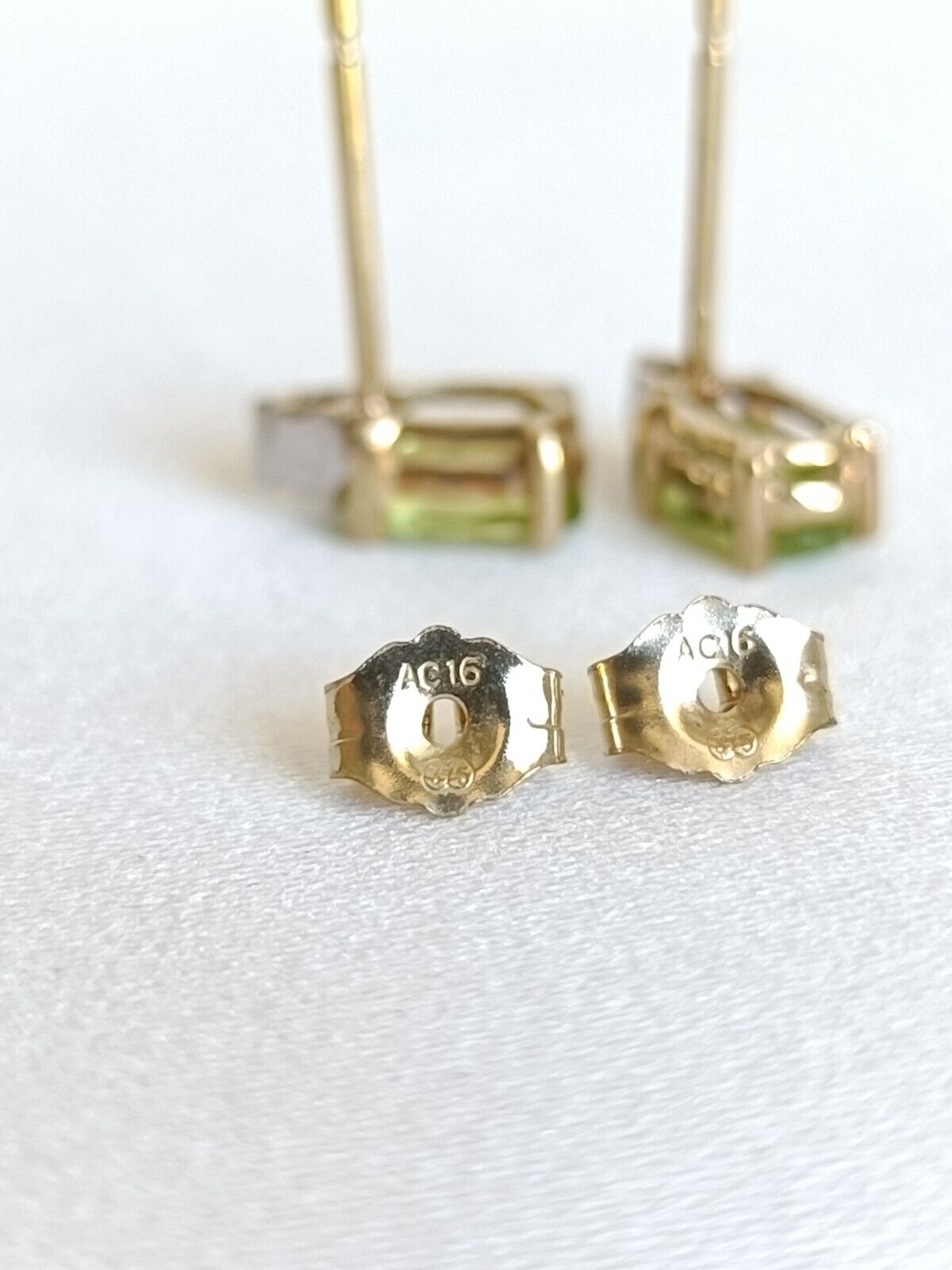 9ct Yellow Gold And Peridot Stud Earrings