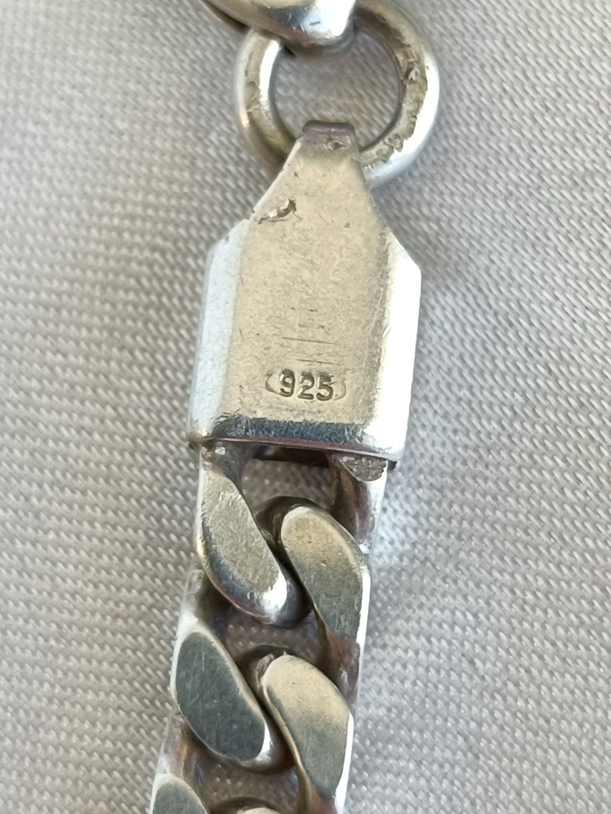 7642119