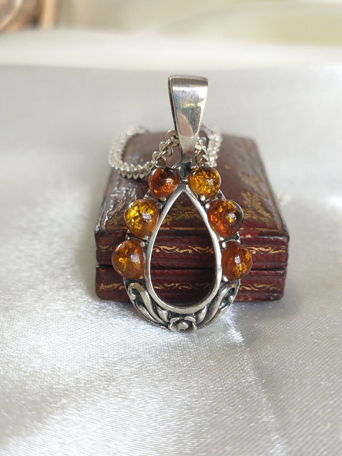 Vintage 925 Sterling Silver Floral Amber Tear Drop Pendant