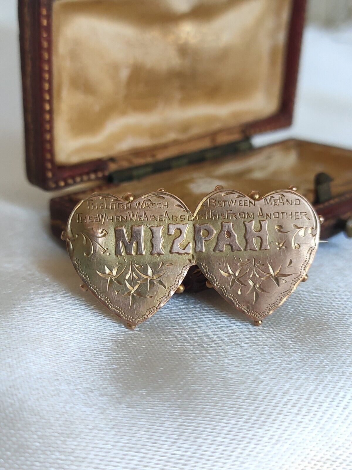 Antique 9ct Gold Double Heart Mizpah Brooch