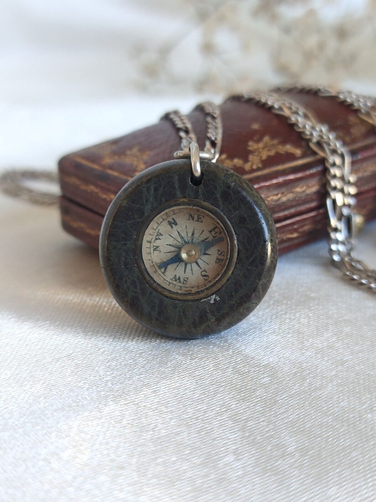 Antique Victorian Marble Compass Fob Pendant & 70cm Vintage Figaro Chain