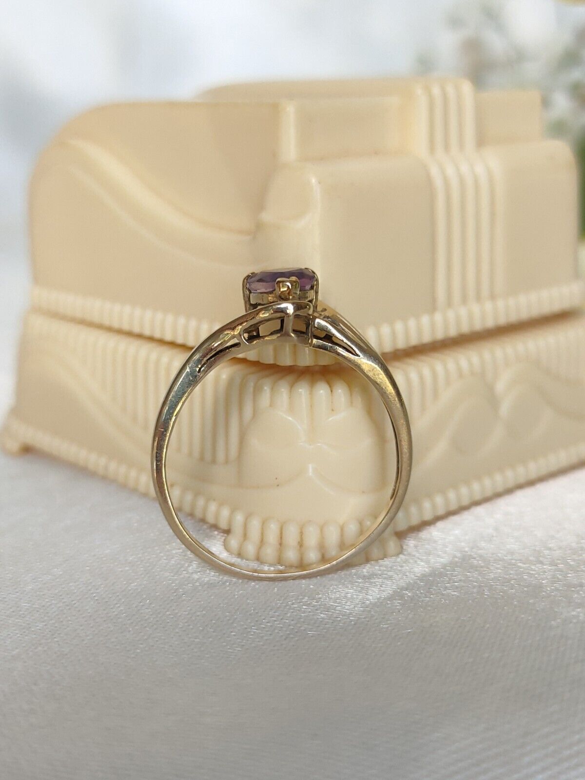 Gorgeous Solid 9ct Yellow Gold & Amethyst Heart Dress Ring Size 6 1/2 Or M