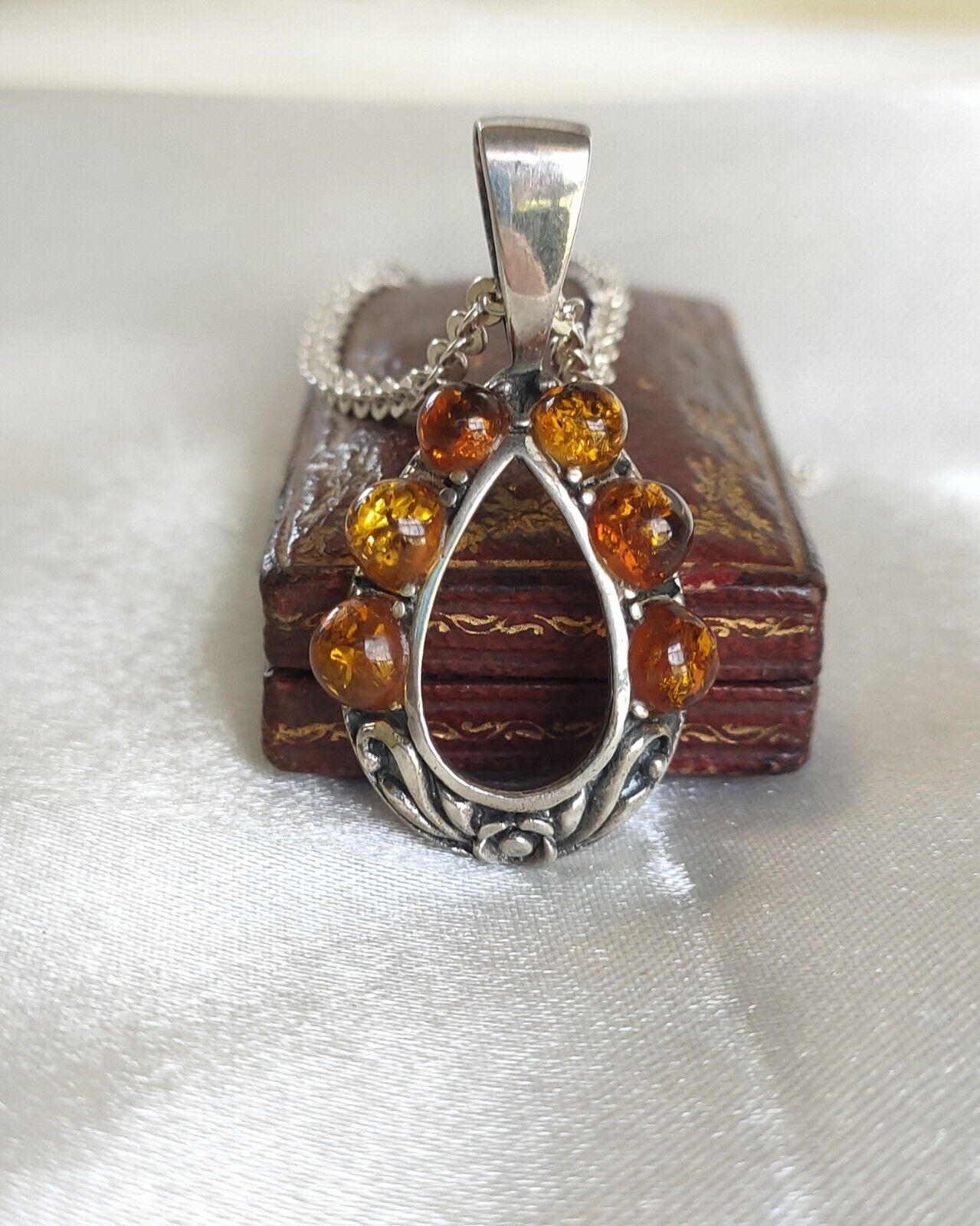 Vintage 925 Sterling Silver Floral Amber Tear Drop Pendant