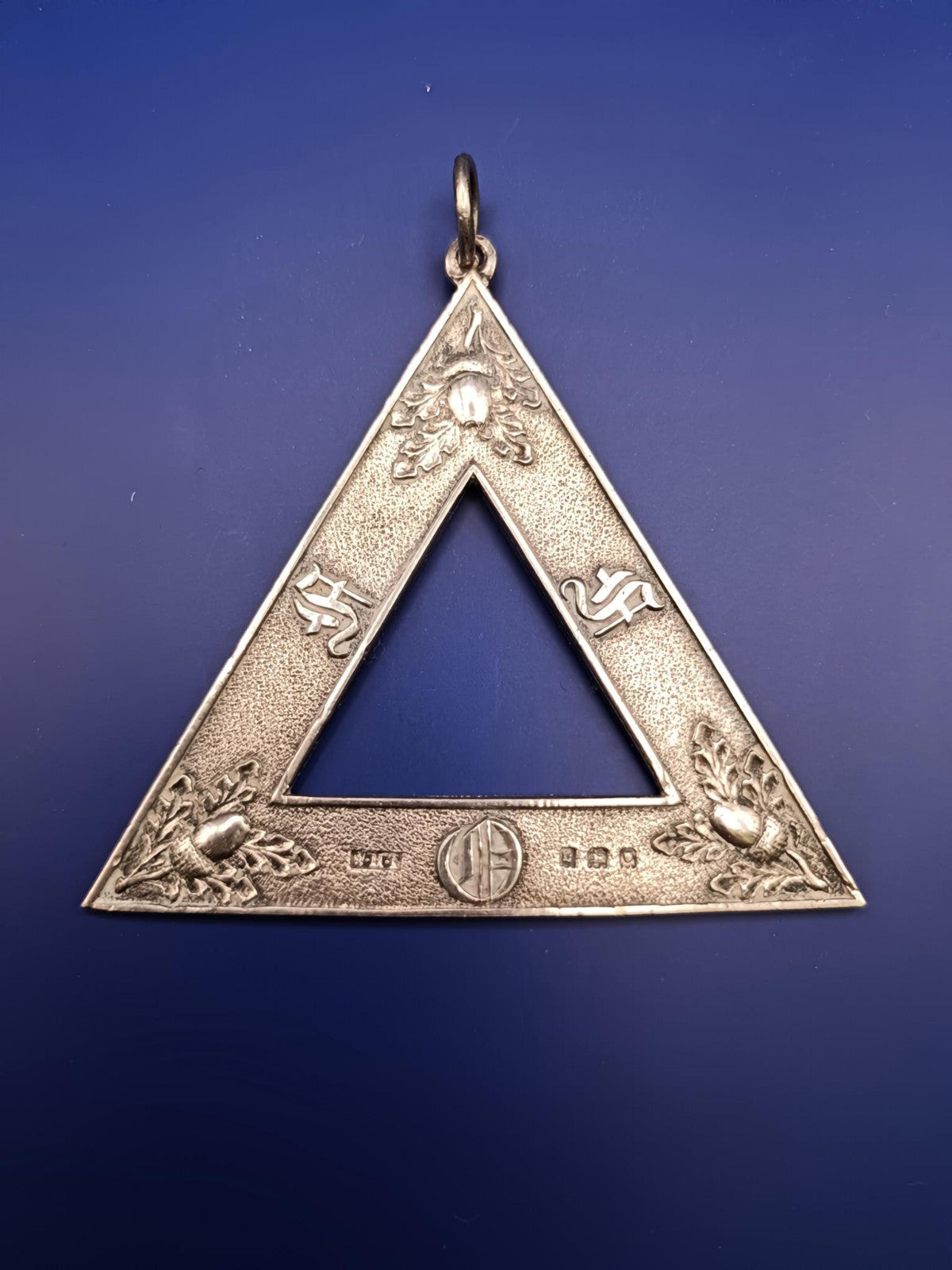 8866372
