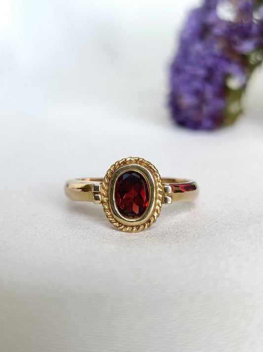 Vintage 9ct Yellow Gold & Garnet Solitaire Ring Size 6 1/2 US Or M UK