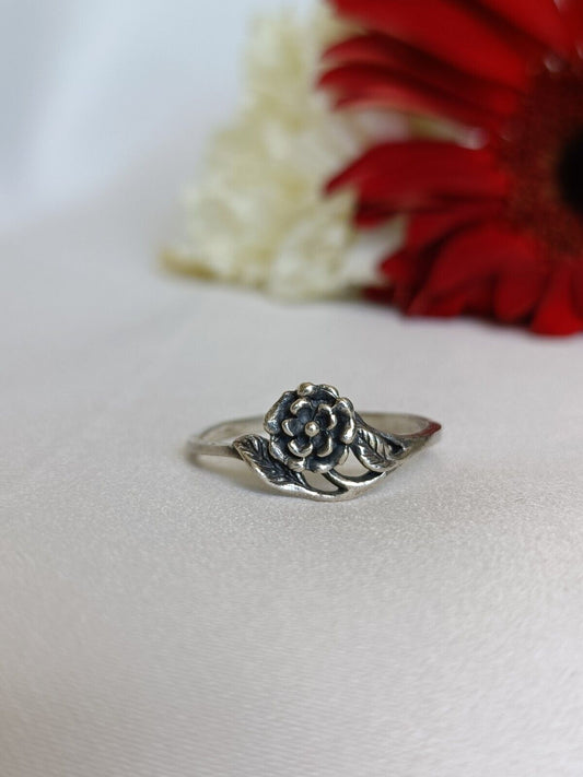 Pretty Vintage 925 Sterling Silver Rose Flower Ring Size 8 1/4 Or Q