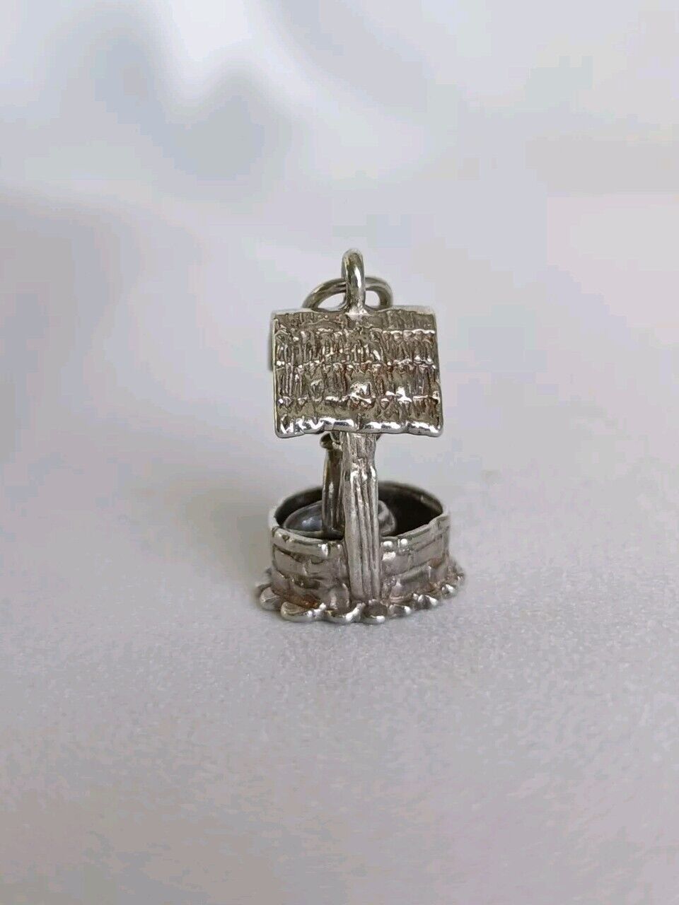 Vintage 925 Sterling Silver Articulated Moving Wishing Well Charm Or Pendant