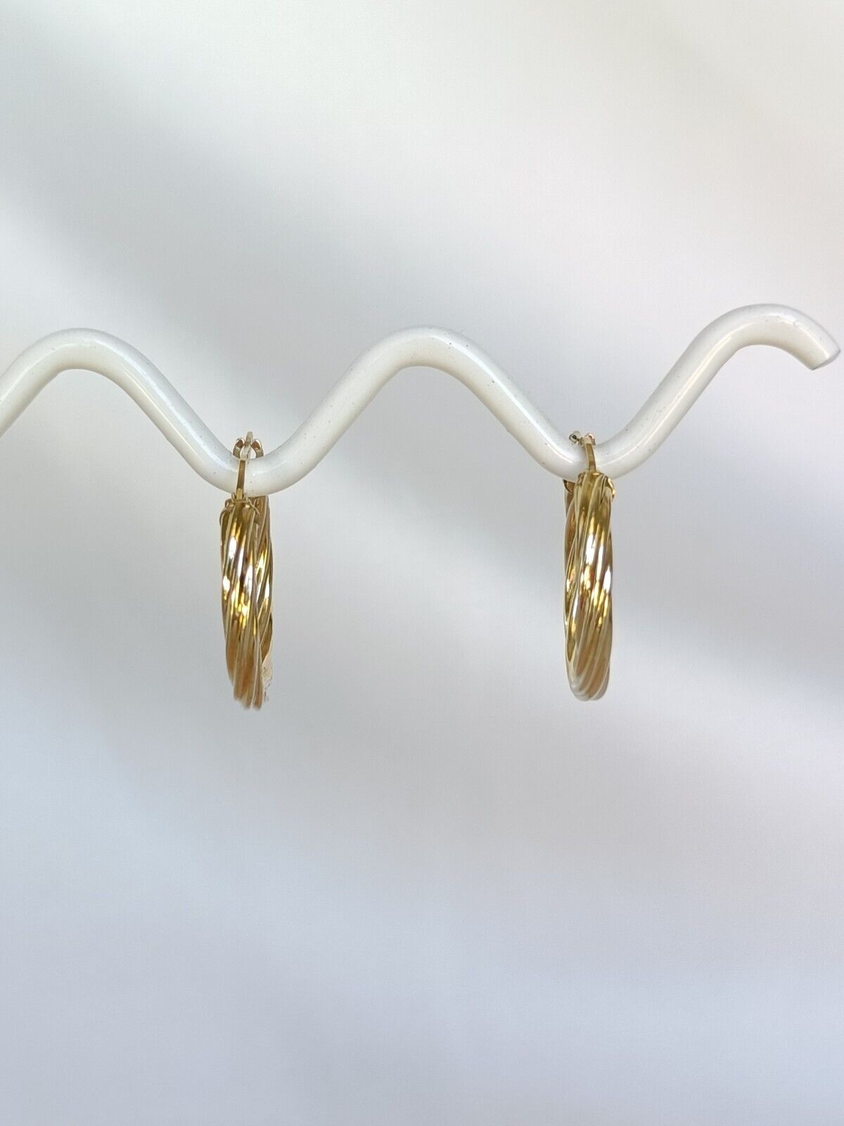 9ct Yellow Gold Italian Made Minimalist Twisted Hoop Earrings 20mm  2.11 Grams