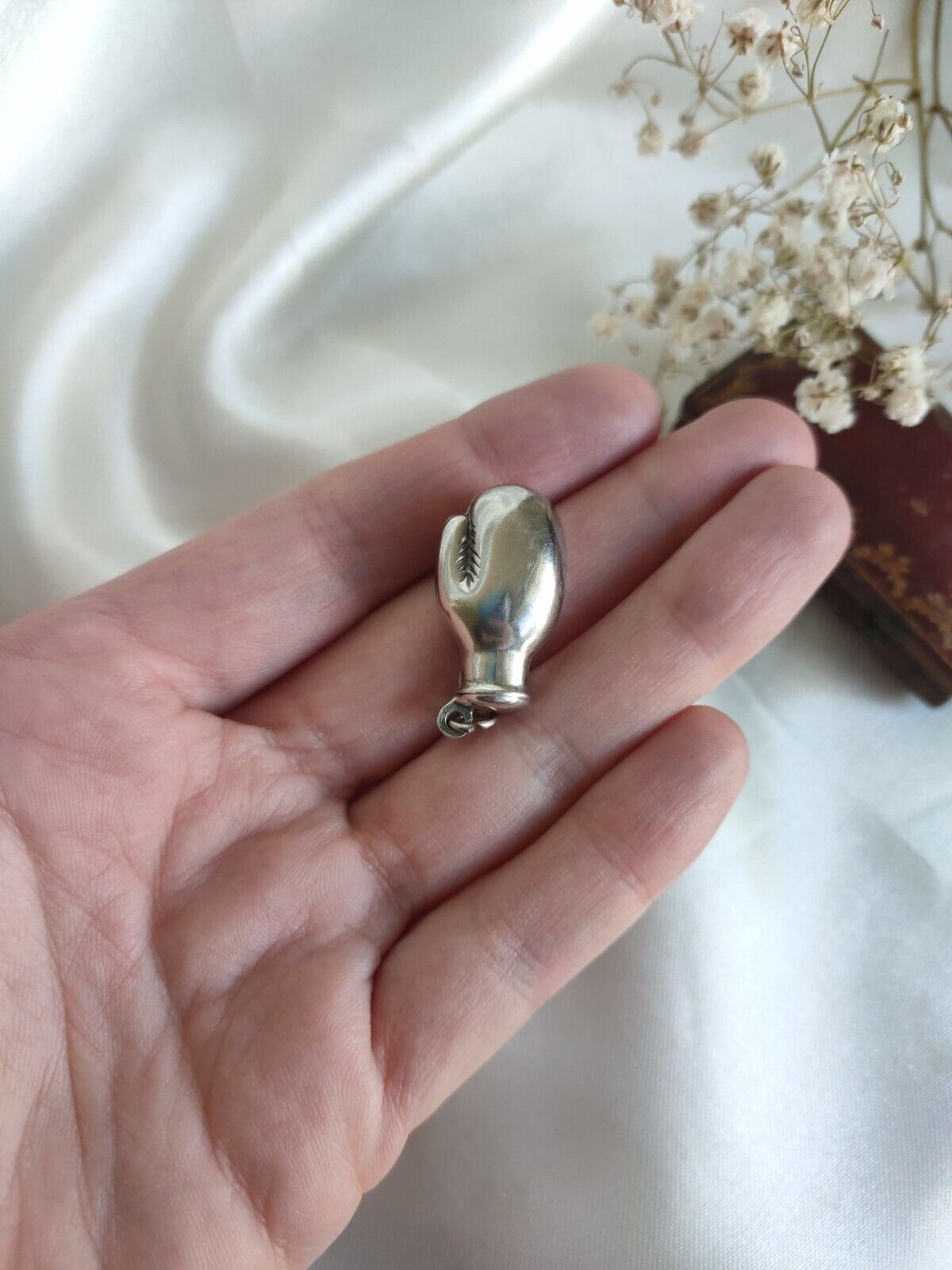 Vintage Solid 925 Sterling Silver Boxing Glove Pendant Or Charm