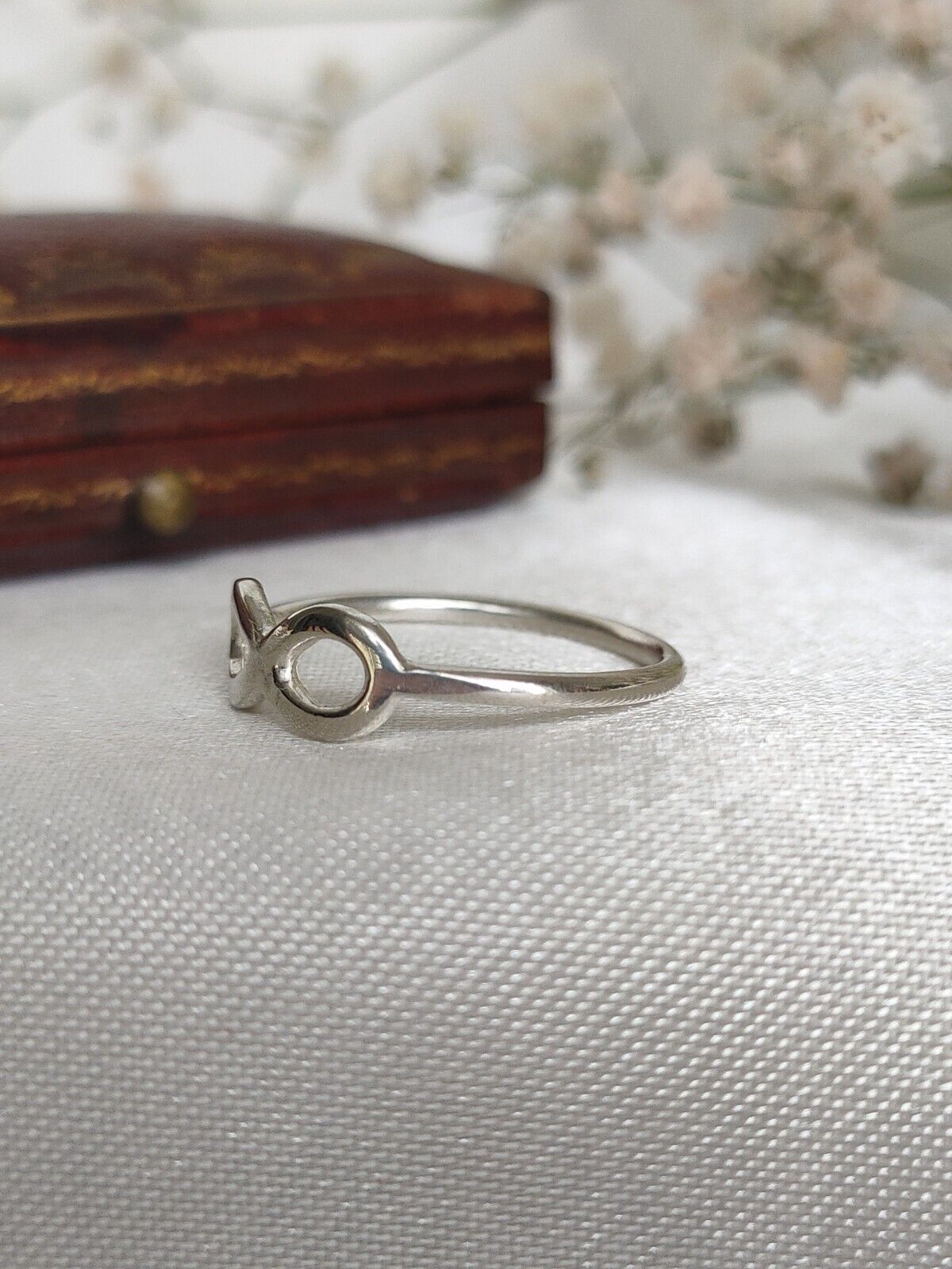 925 Sterling Silver Elegant Infinity Symbol Stacking Band Ring Size 7 1/2 Or O