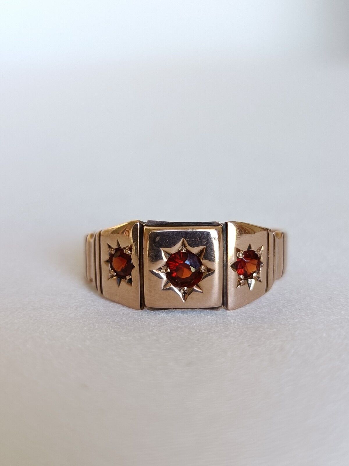 Antique Australian 9ct Rose Gold & Garnet Star set Dress Ring Size 8 1/4 Or P