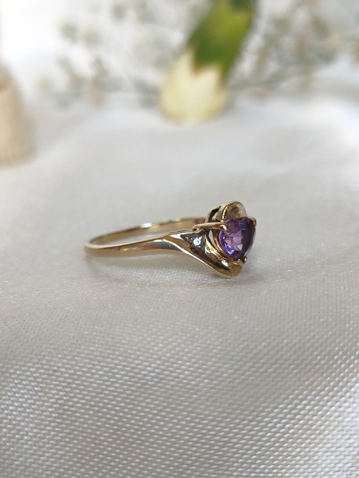 Gorgeous Solid 9ct Yellow Gold & Amethyst Heart Dress Ring Size 6 1/2 Or M