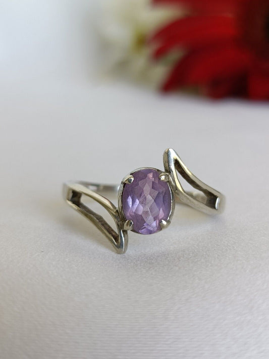 925 Sterling Silver & Amethyst  Ring Size 8 3/4 Or Q 1/2