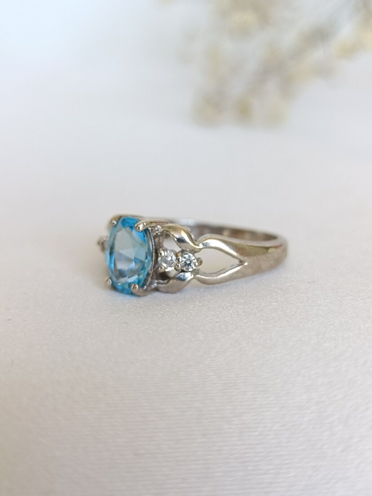 925 Sterling Silver & Blue Topaz Ring Size 4 3/4 US