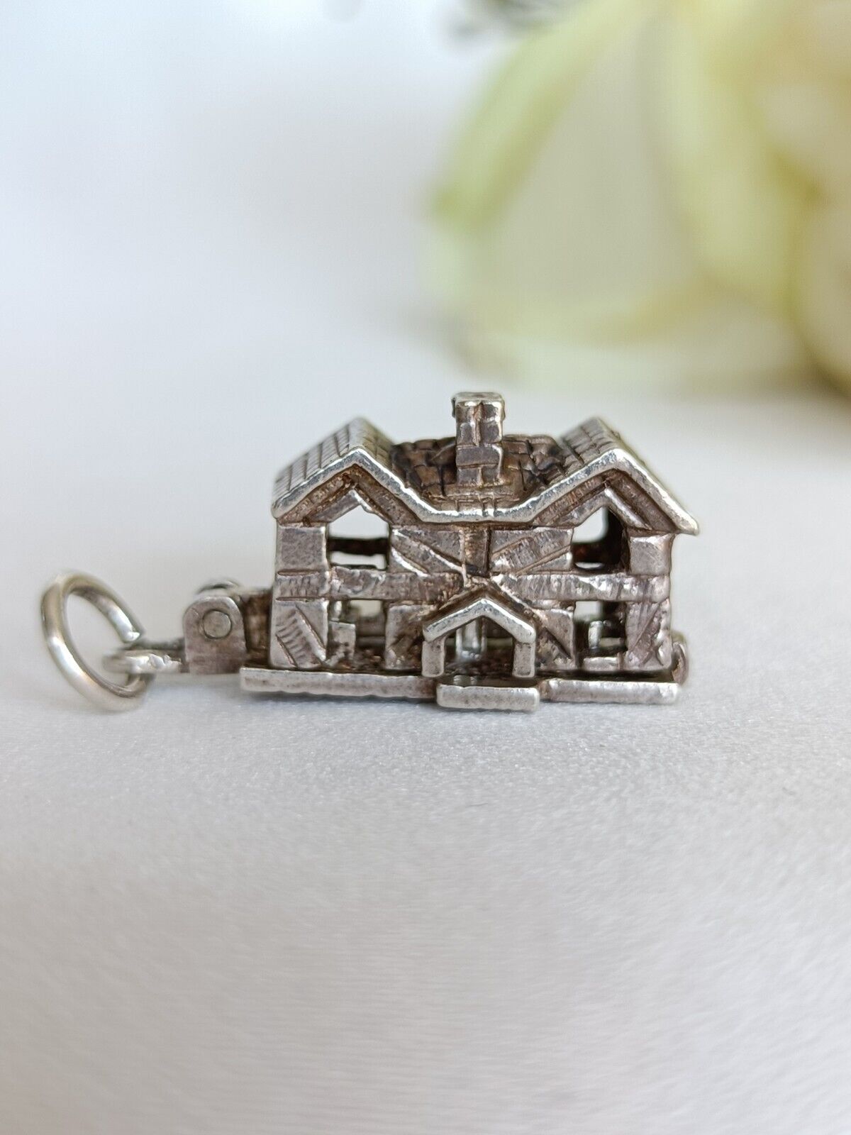 Vintage Sterling Silver Opening Articulated House Charm Or Pendant