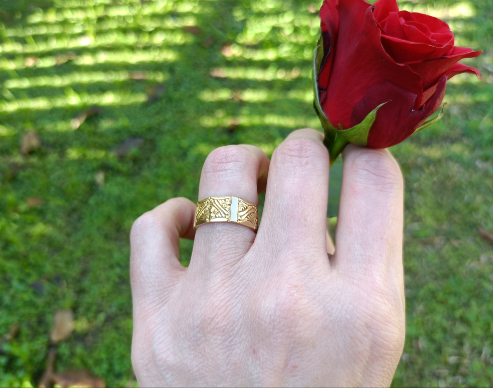 Antique Australian 18ct gold patterned wide band ring by Stuart Dawson & Co