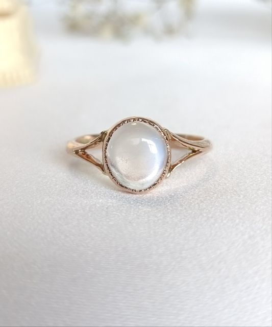 Antique 1920's 9ct old Rosey Gold & Moonstone solitaire ring size 6 1/2 US or M UK