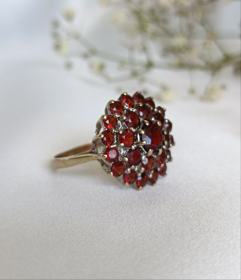 Vintage 1990 9ct Yellow Gold Almandine Garnet Bohemian Cluster Ring Size 7 1/4