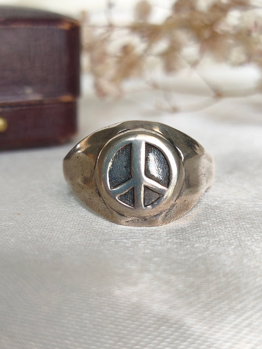 Vintage solid 925 sterling silver Peace Symbol signet ring