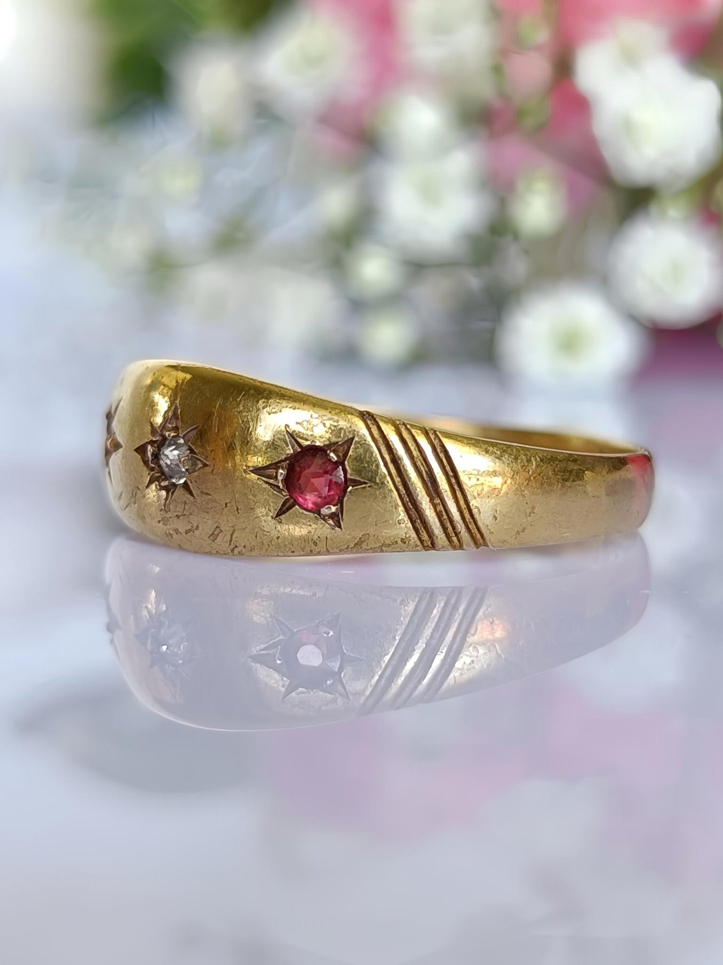 Antique 15ct Gold Rhodolite Garnet & Diamond Gypsy Band Ring Size 8 1/2 or Q