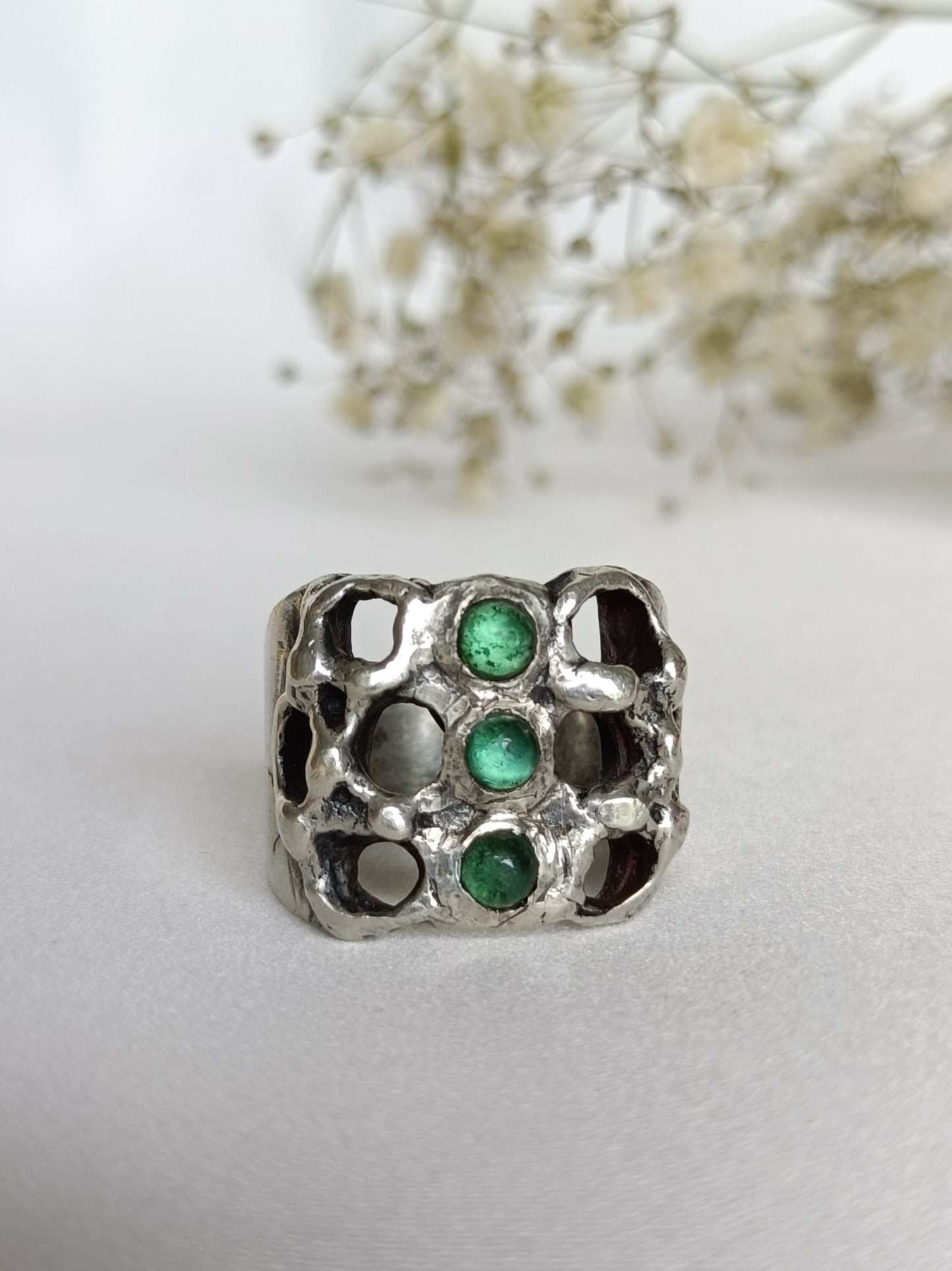 Vintage 1960's Handcrafted Sterling silver & Russian Emerald brutalist statement ring