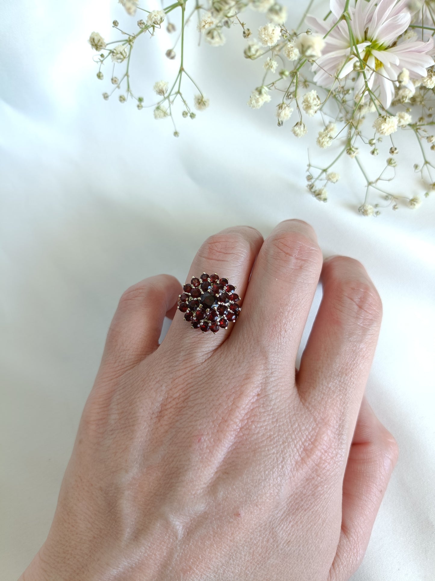 Vintage 1990 9ct Yellow Gold Almandine Garnet Bohemian Cluster Ring Size 7 1/4