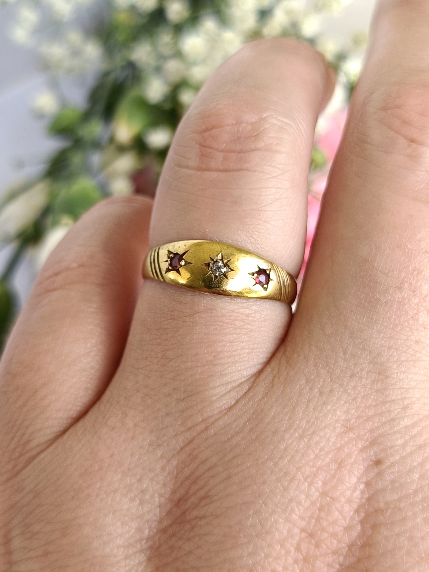 Antique 15ct Gold Rhodolite Garnet & Diamond Gypsy Band Ring Size 8 1/2 or Q