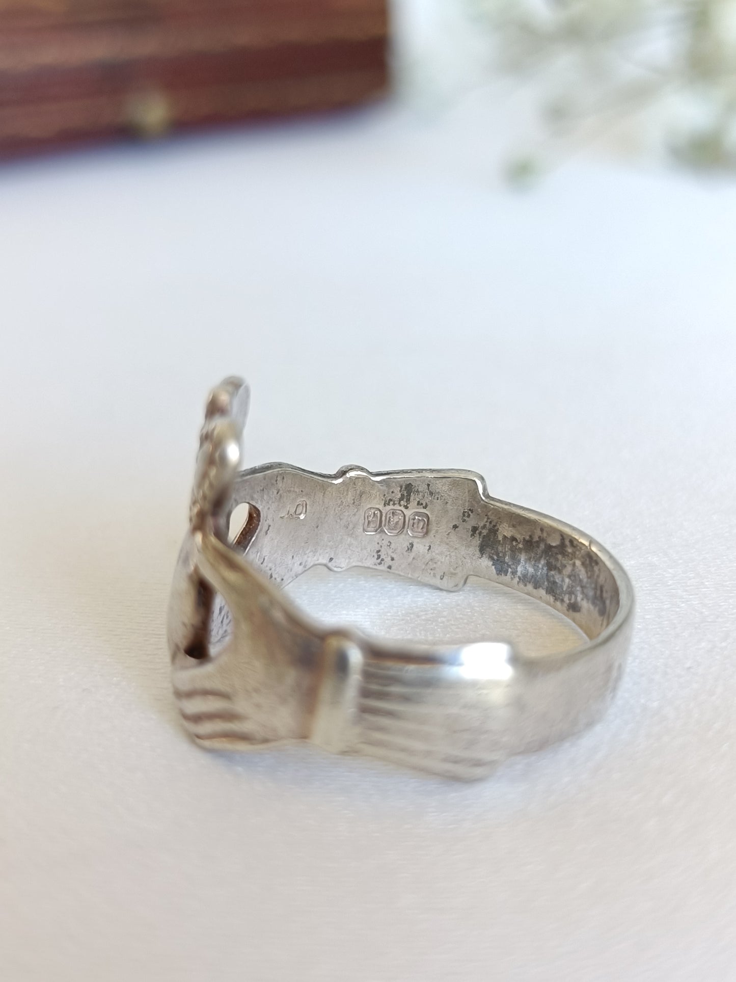 Vintage 1978 sterling silver Irish Claddagh ring size 4 1/4 US or H 1/2 UK