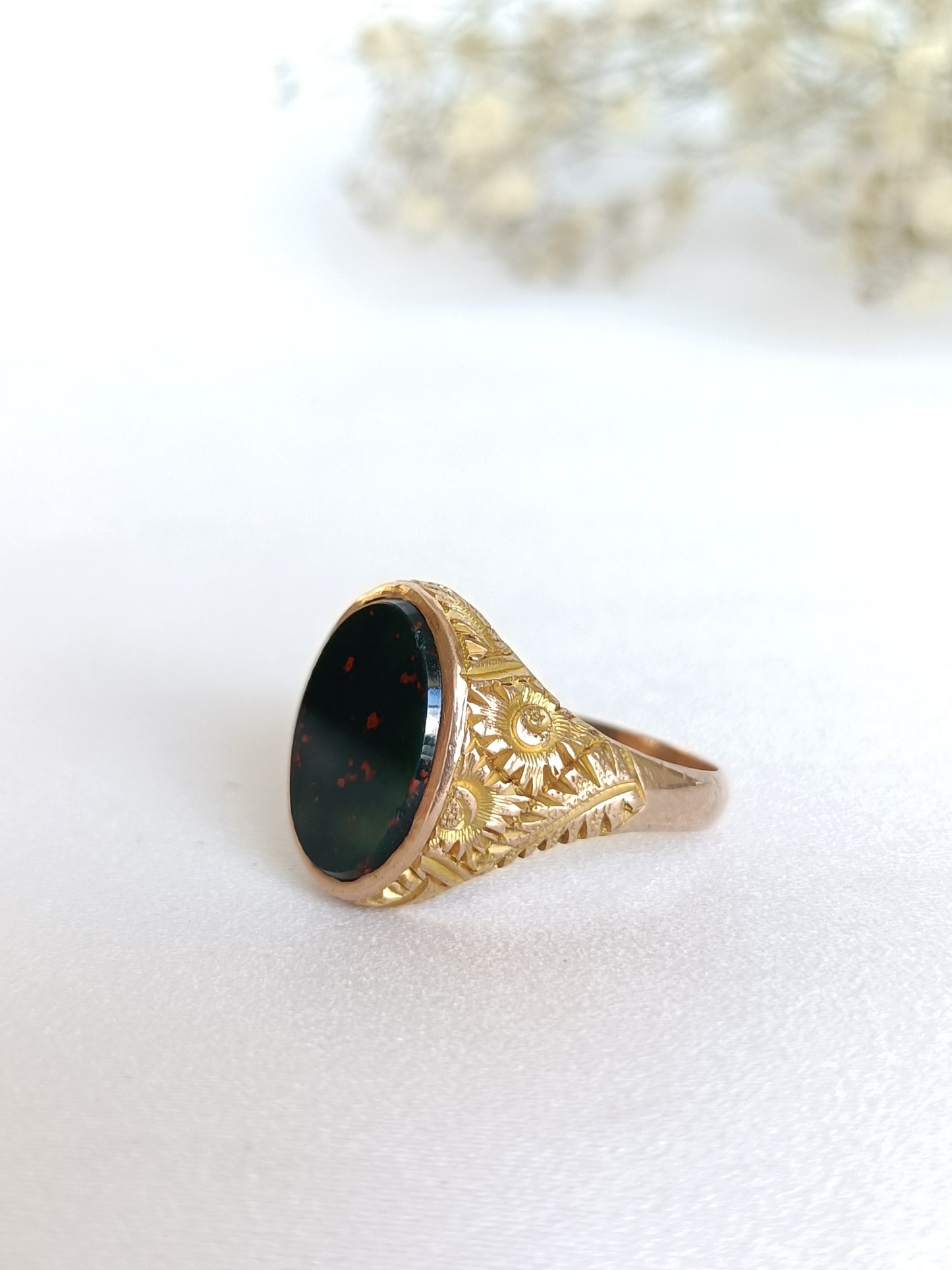 Ornate Antique Australian 9ct gold & bloodstone signet ring by Aronson & Co