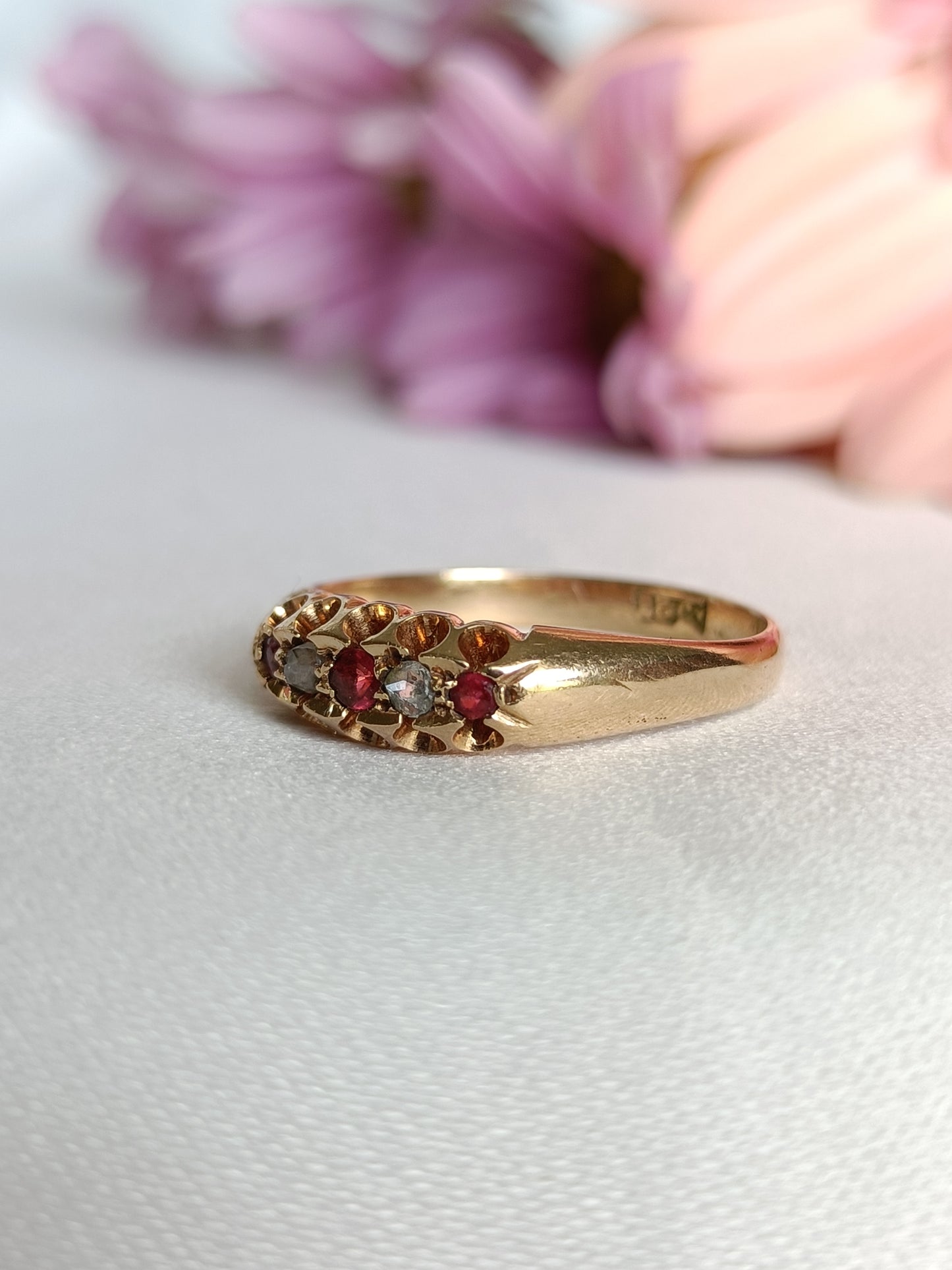 Antique Victorian 15ct yellow gold garnet & diamond 5 stone boat ring size 7 US or N UK