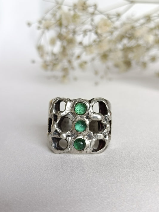 Vintage 1960's Handcrafted Sterling silver & Russian Emerald brutalist statement ring