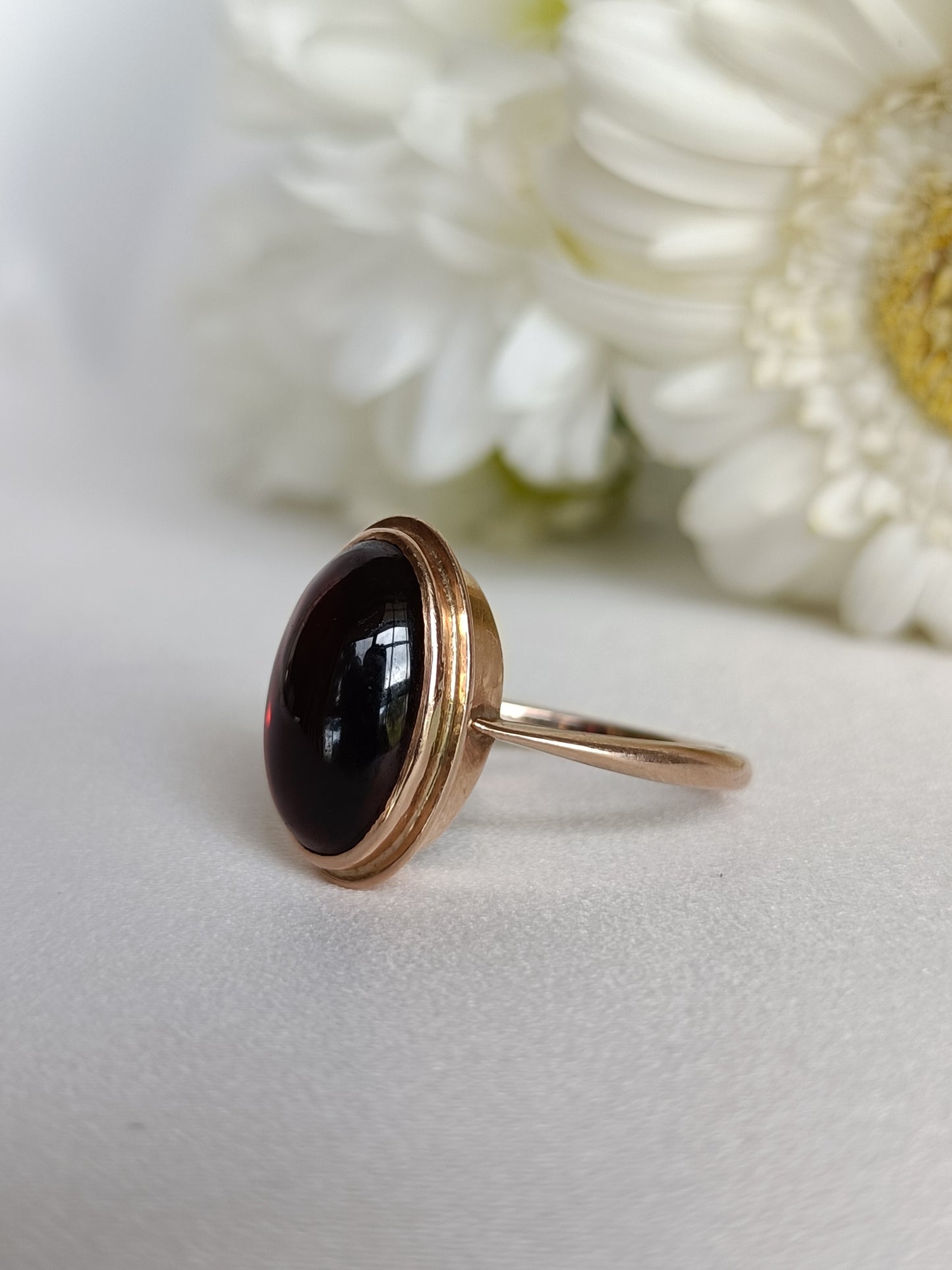 Antique 1900-1920c 9ct Gold and cabochon pyrope garnet solitaire ring size 7 1/4 US or N 1/2 UK