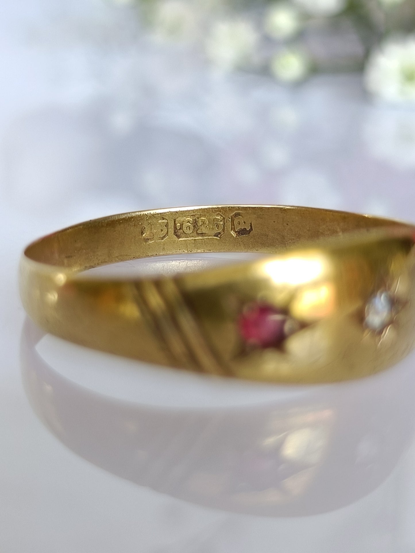 Antique 15ct Gold Rhodolite Garnet & Diamond Gypsy Band Ring Size 8 1/2 or Q